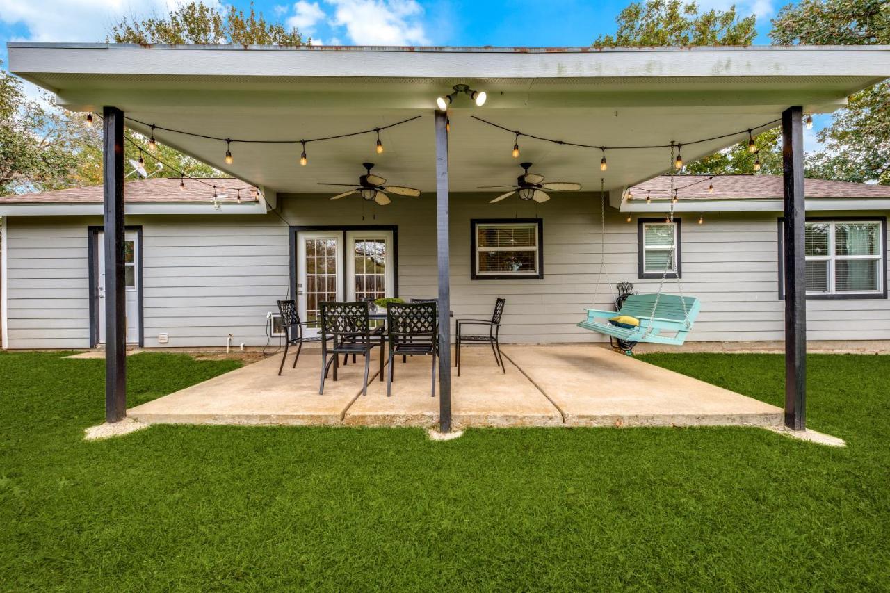 Cozy 4 Bedroom Home Blocks To Main Street And Wineries 프레드릭스버그 외부 사진